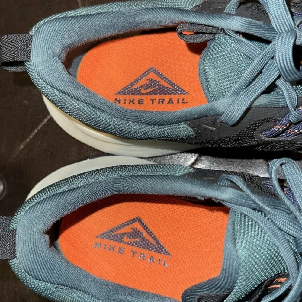 Nike Trail Juniper trail running shoes size 8.5